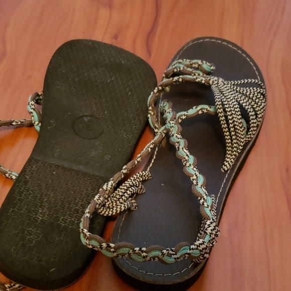 Sandals - Picture 2 of 4